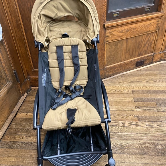 Babyzen Yoyo 2 Stroller & 6+ Color Pack Bundle Black w/ Toffee Floor Sample. - Picture 8 of 13